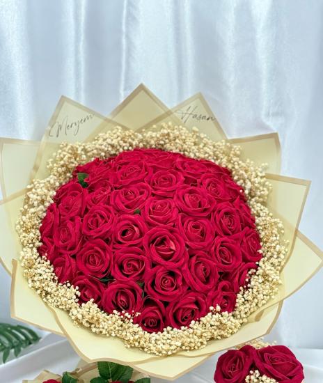 Kırmızı Gül Buketi – Aşkın ve Tutkunun Simgesi