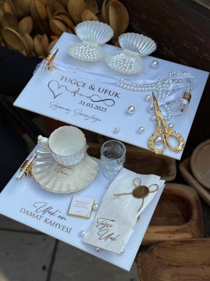 Kalp ve Sonsuzluk Desenli Pleksi Tepsi