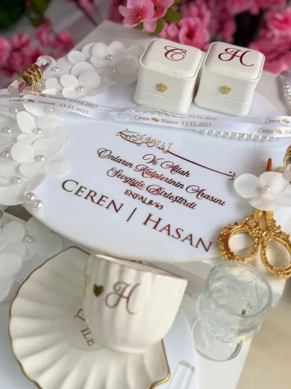 Beyaz Çiçekli Pleksi Tepsi Seti