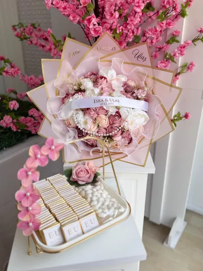 Pembe Arajman ve 80 Çikolatalı Set