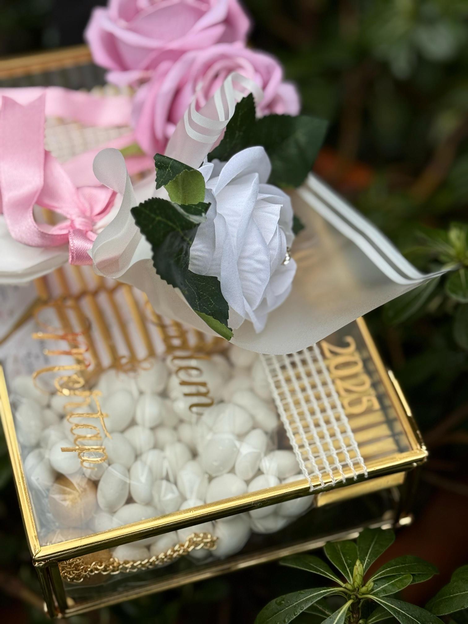 41’li Pembe & Beyaz Gül Buketi ve Cam Kutu 2’li Set