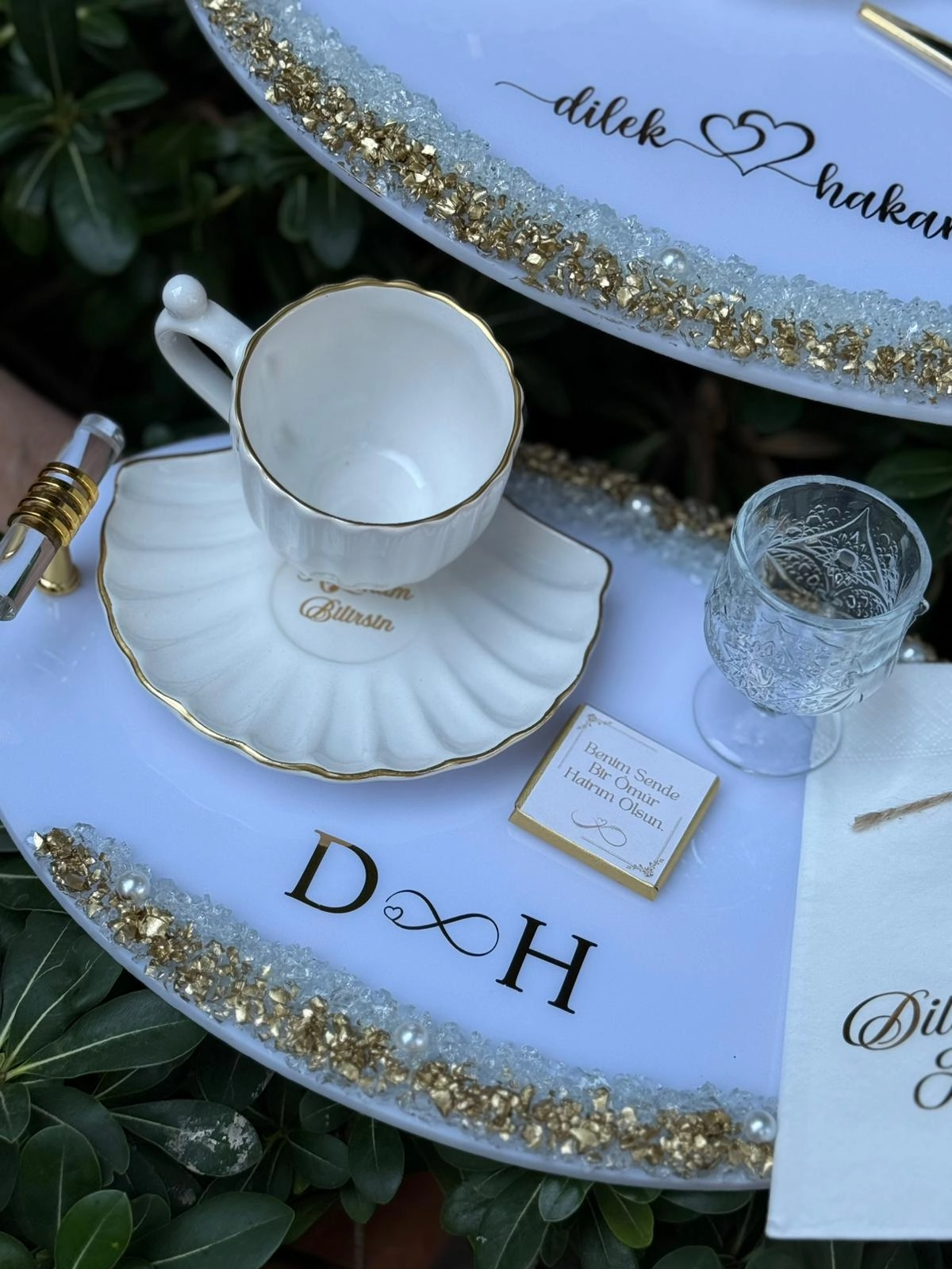 Oval Tasarımlı Kişiye Özel Taşlı Pleksi Söz & Damat Kahvesi Tepsi Seti